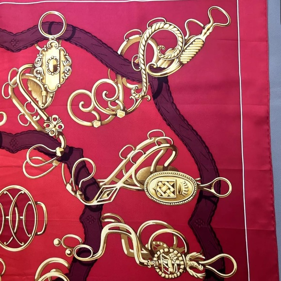 Hermès Red and Gold Silk Scarf - Picture 4 of 14